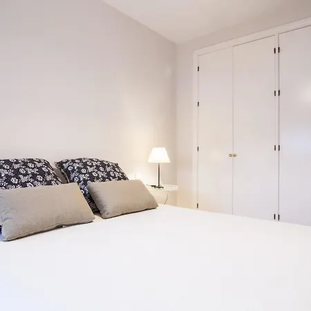 With 2 Bedrooms In Estepona, With Wonderful Sea View, Pool A Apartment