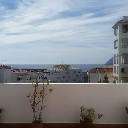 With 2 Bedrooms In Estepona, With Wonderful Sea View, Pool A Apartment *
